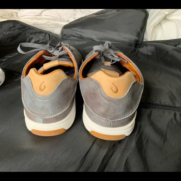 olukai laeahi-li-ili-mens leather-sneakers in charcoal gray - Picture 5 of 8
